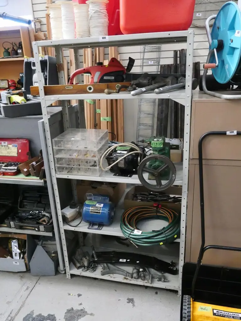 metal workshop shelves Image 1++