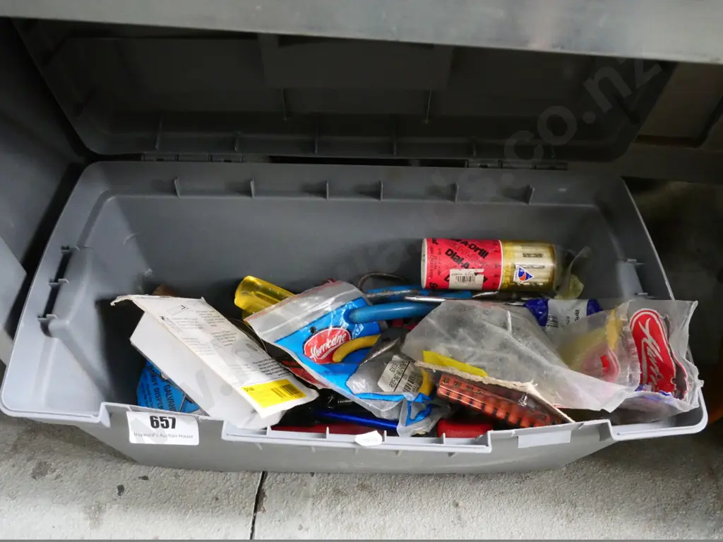 toolbox and contents Image 1++