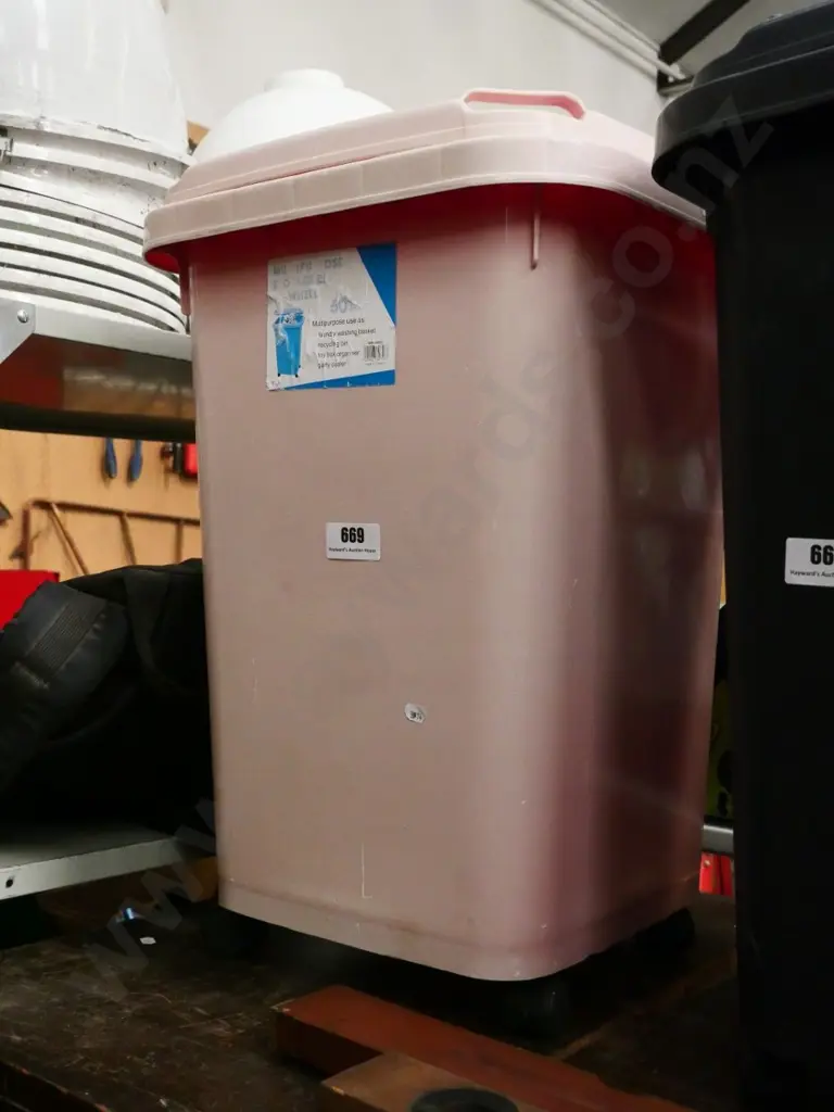 60l rubbish bin Image 1++