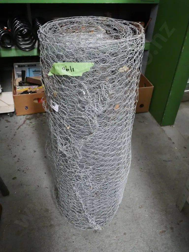 roll of wire mesh Image 1++