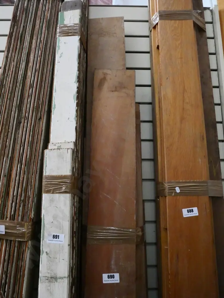 various lengths of mixed timbers Image 1++