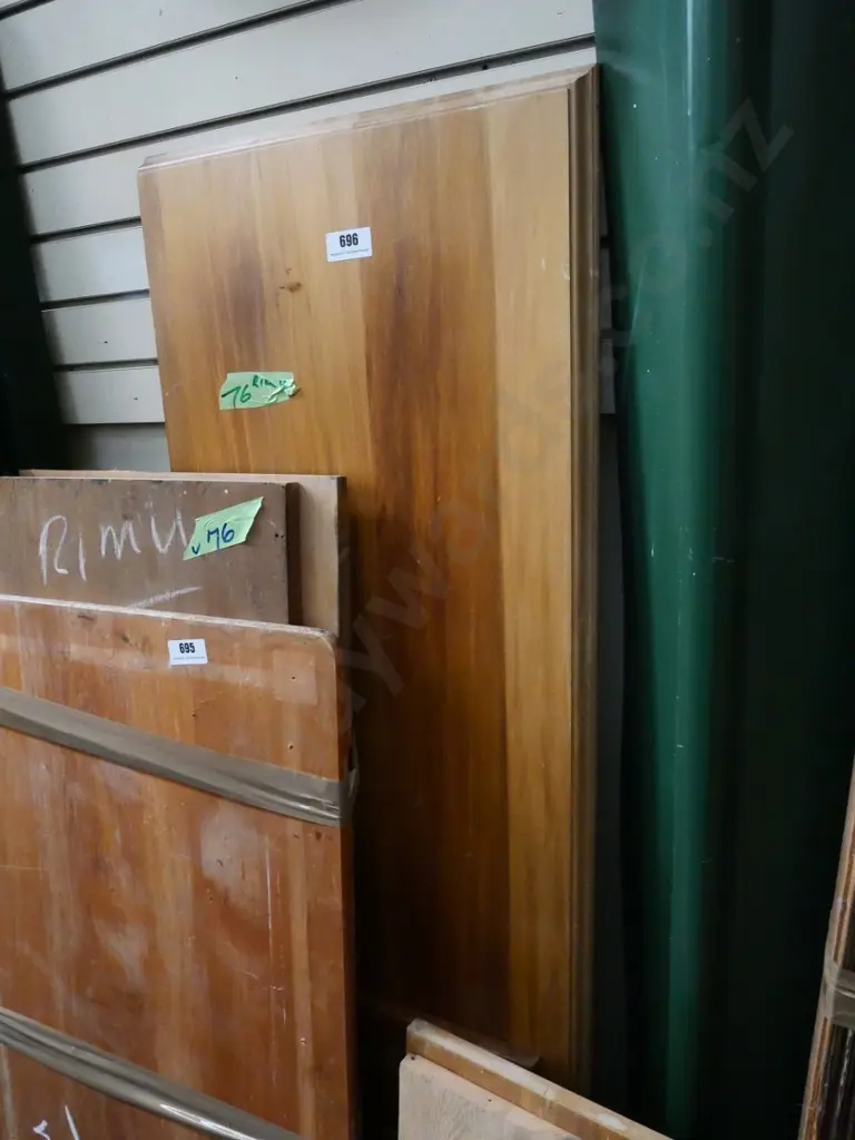 pieces of rimu Image 1++