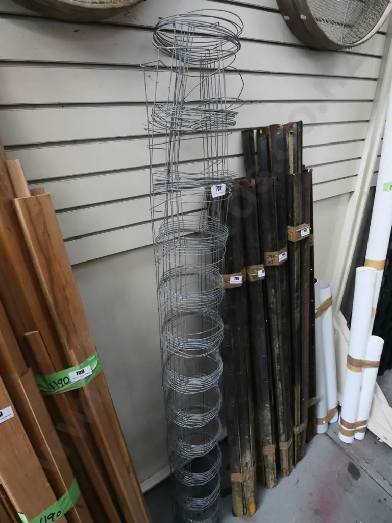 part roll of wire mesh Image 1++