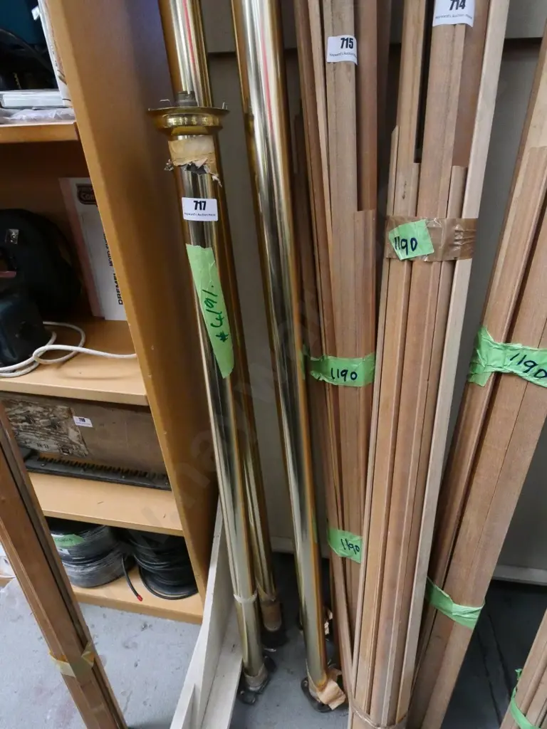 various floor-mounted brass light stands Image 1++