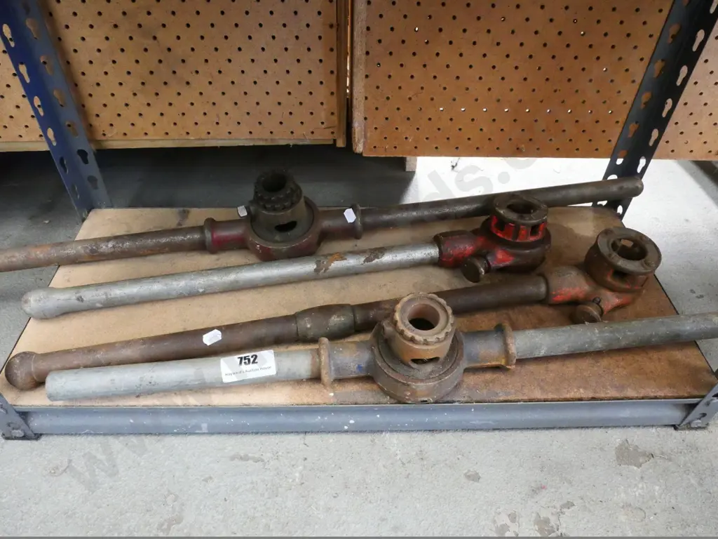 vintage taps and dies Image 1++