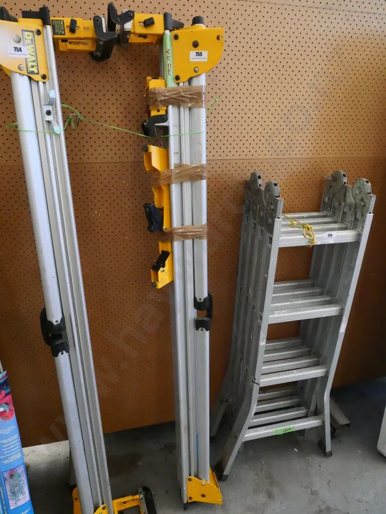 Dewalt drop-saw stand Image 1++