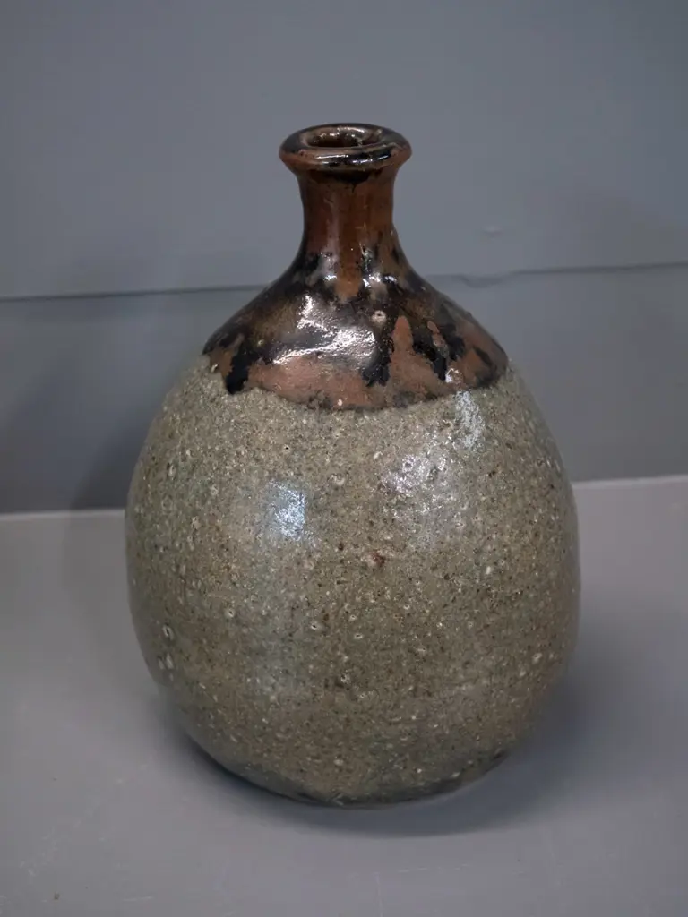 Barry Brickell studio pottery flask H-210 Diameter 150 Image 1++
