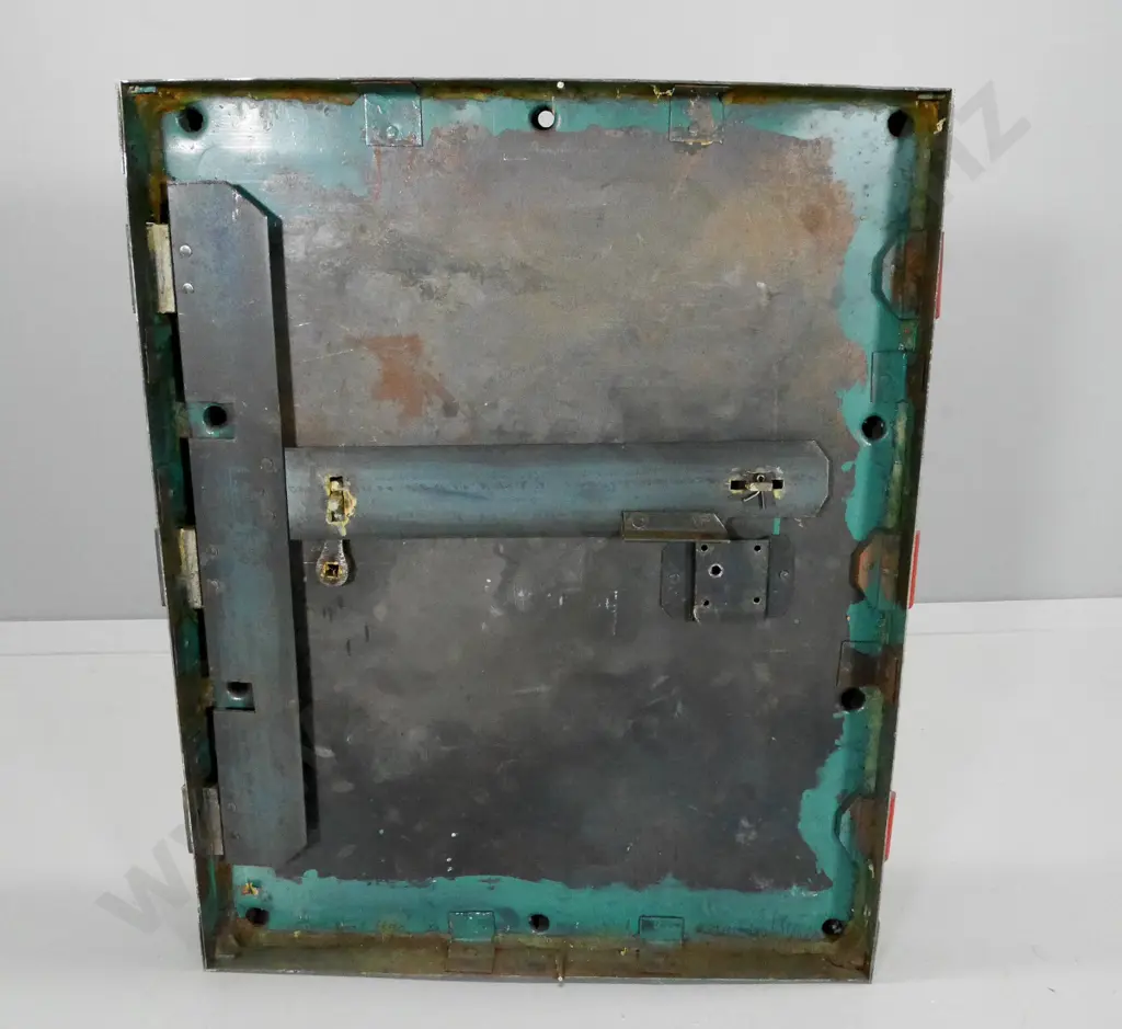 Thomas Withers & Sons Ltd bent steel safe door H-750 W-600 D-110 Image 1++
