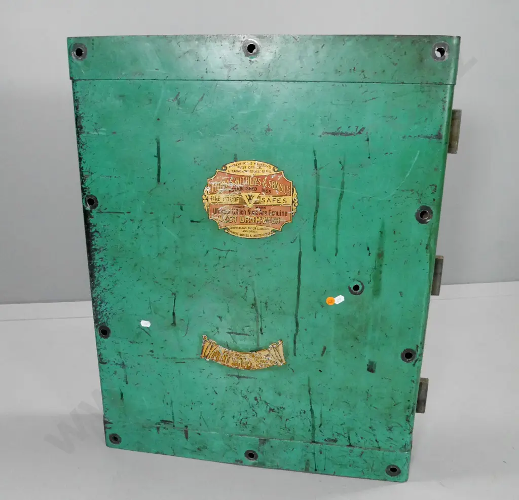 Thomas Withers & Sons Ltd bent steel safe door H-750 W-600 D-110 Image 1++