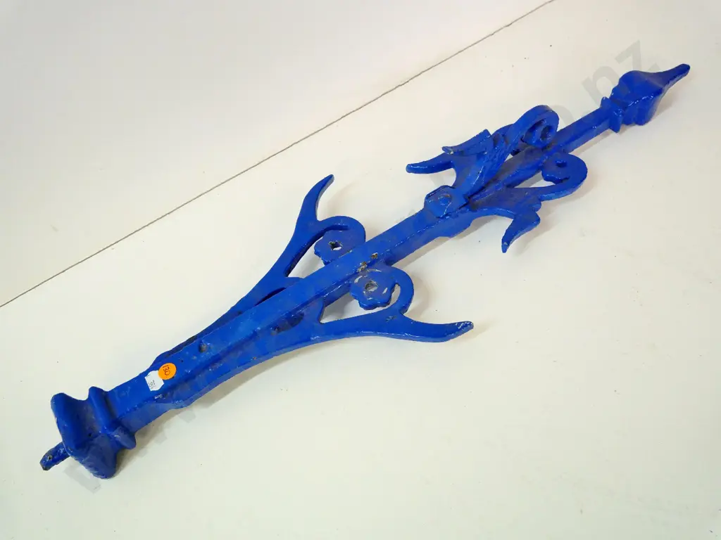 Victorian painted cast iron roof finial H-680 Image 1++