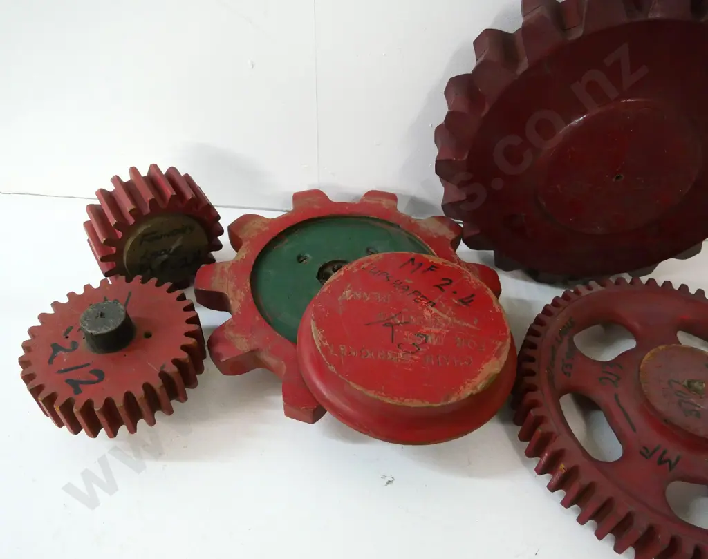5 wooden foundry forms, one has 2 parts - largest is Diameter 260 Image 1++