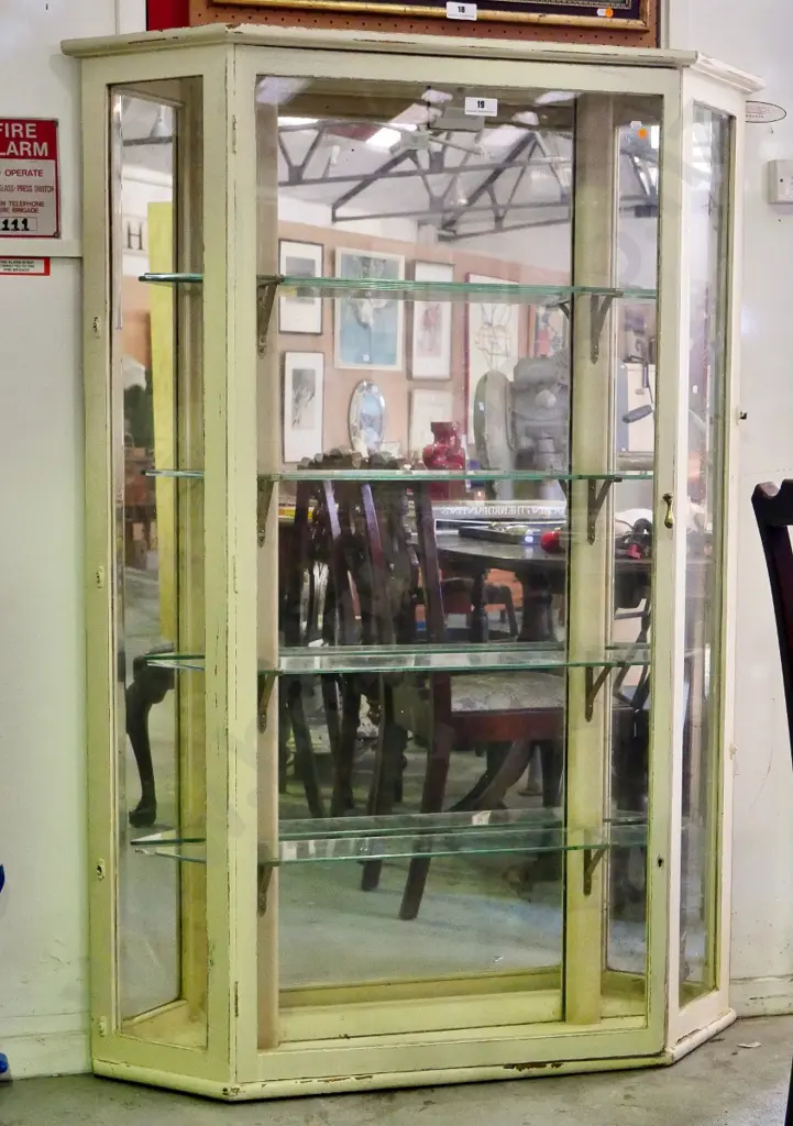 vintage painted timber shop display cabinet with mirrored back, 4 glass shelves, chips to paint H-1550 W-1110 D-220 Image 1++