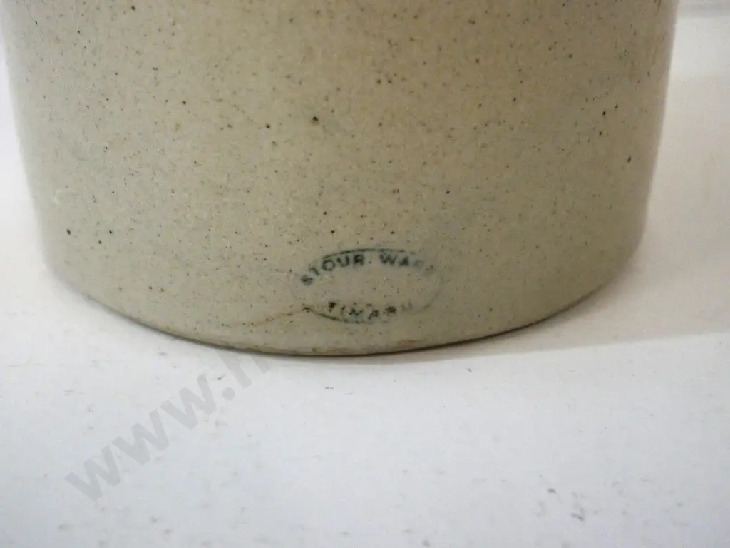 Timaru Pottery Stour Ware lidded crock - stamped size 5. H-210 Diameter 190 Image 1++