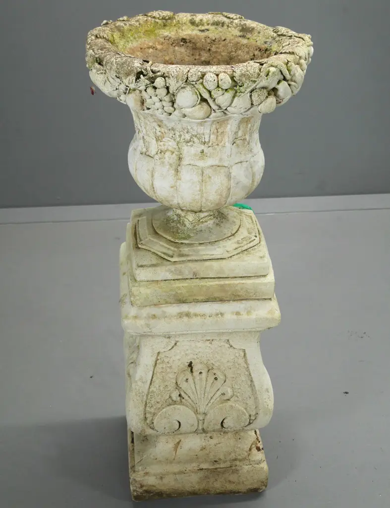 cast concrete/stone composite classical garden urn on pedestal base H-880 Base 280x280 Image 1++