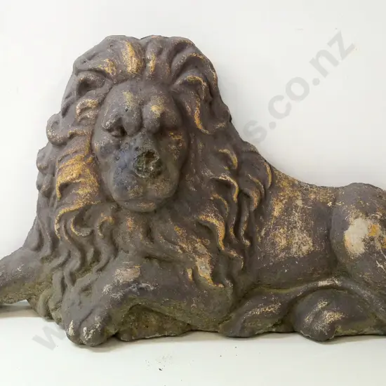 cast concrete flat-back sitting lion figure - fault/damage to nose H-380 W-780 D-130