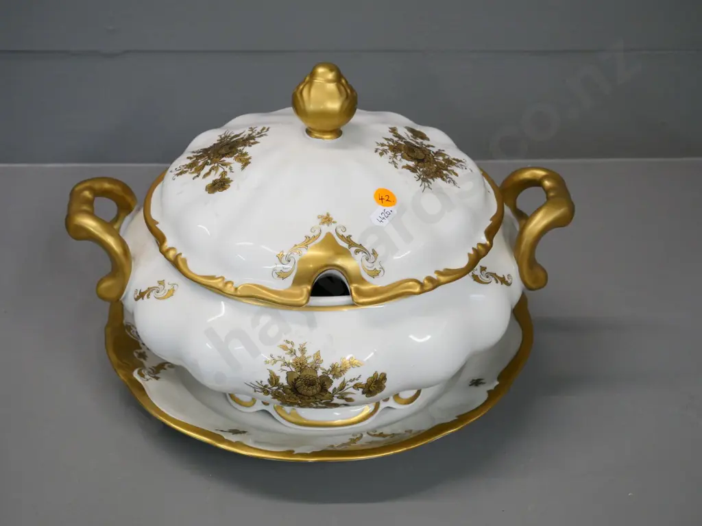 Limoges handled large soup tureen and plate - white glaze with gilt decoration H-220 W-310 at handles Image 1++