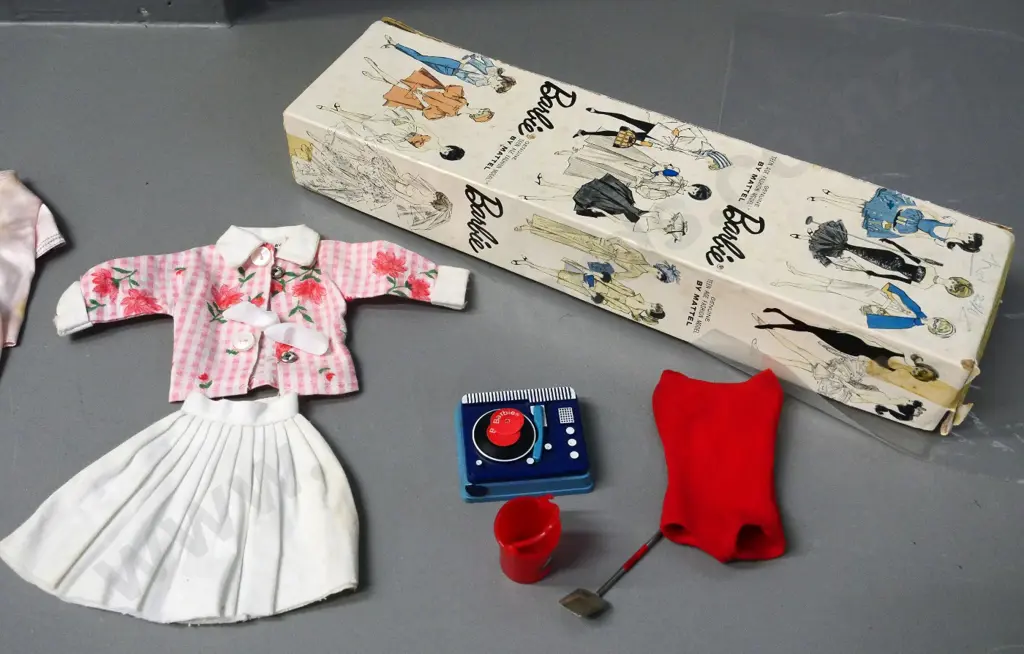 vintage No. 6 or 7 Barbie circa 1962-63 with assorted outifts and accessories & original box - doll in very good cond. Image 1++