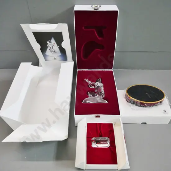 Swarovski 2001 Masquerade Harlequin figure H-130 in fitted case w/outer box & additional boxed plaque