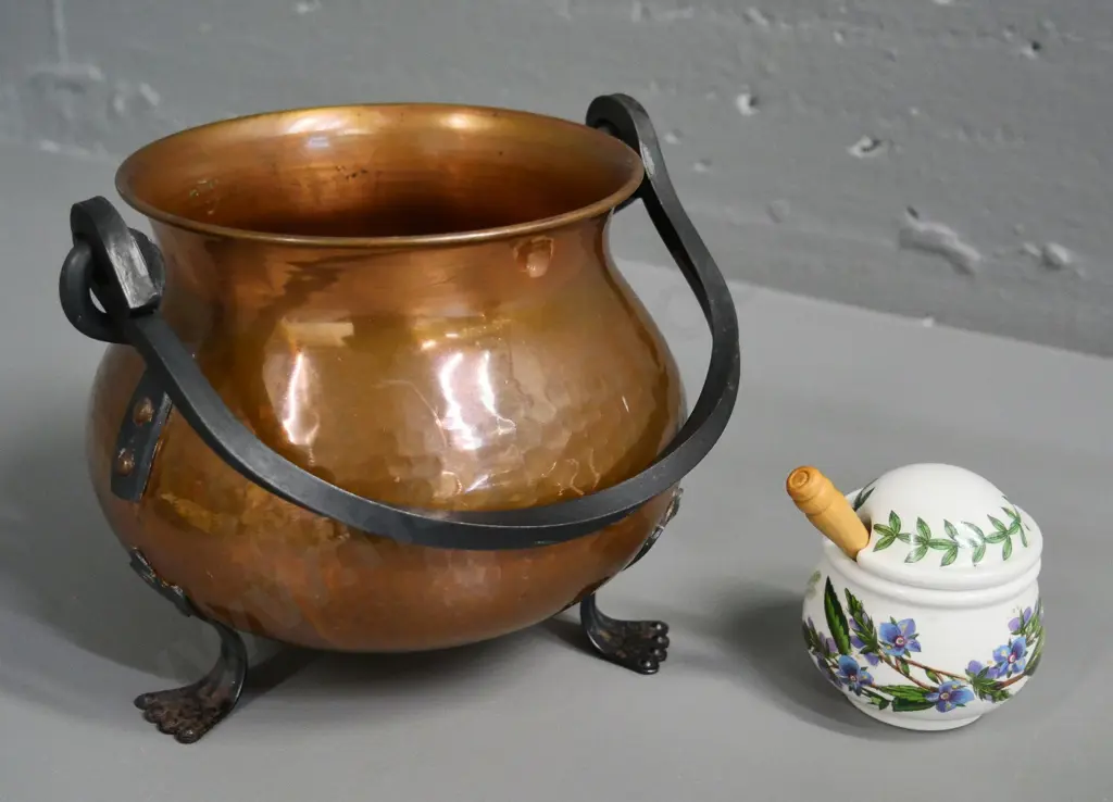 beaten copper pot with 3 wrought iron feet and handle H-140 D-180 & Portmeirion botanic garden mustard pot & wood spoon Image 1++