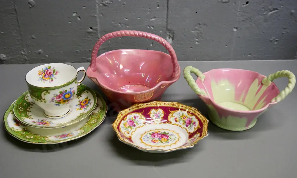 2 Crown Devon baskets, a Royal Albert Lady Hamilton sweet dish, and a Salisbury trio Image 1++