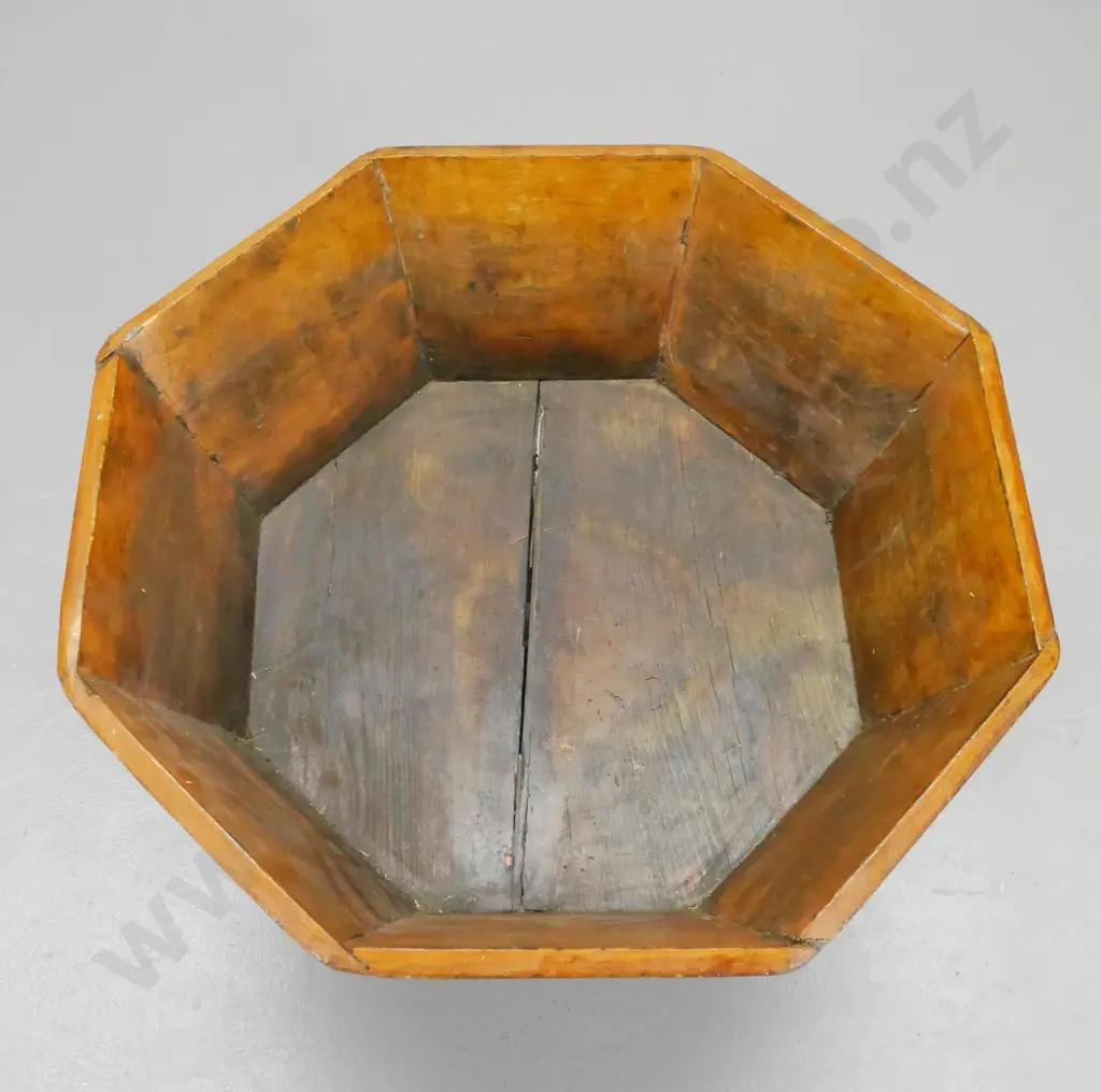 octagonal glass-topped table made from Korean vintage wooden baby bath H-470 W-750 D-750 Image 1++
