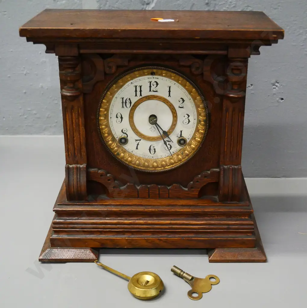 vintage oak-cased Ansonia Summit Strike 8-day mantel clock with pendulum and key - holes for missing top trim H280 W270 Image 1++