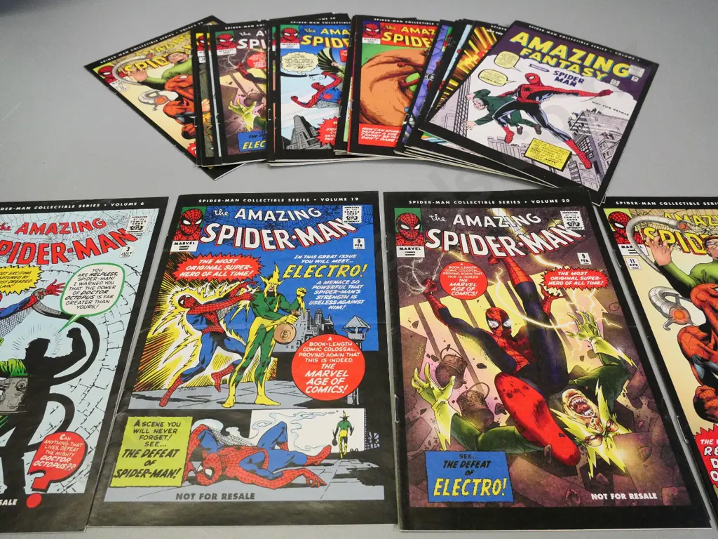 Marvel Comics 2006 reissue of the first 24 Spiderman comics, plus a few duplicates Image 1++