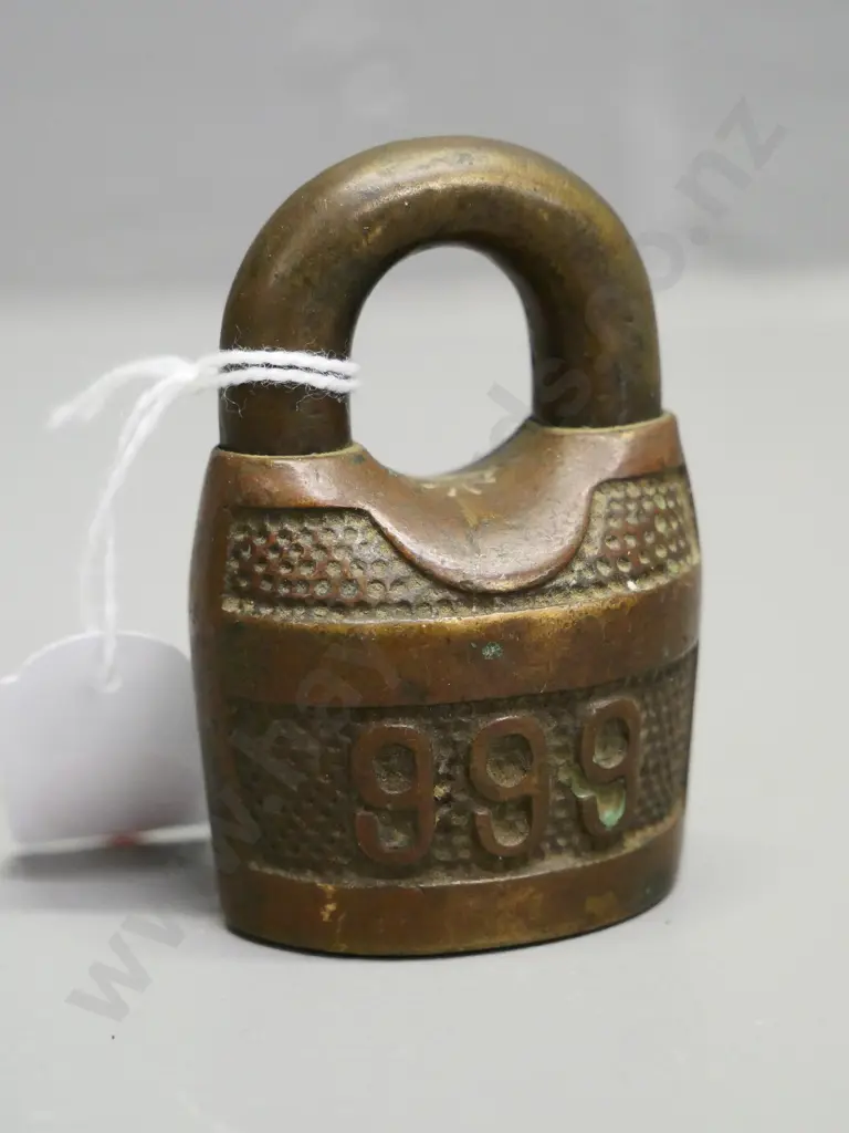 vintage small heavy brass padlock, marked 999, no key H-60 Image 1++