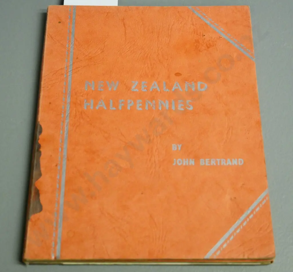 New Zealand coins folder - Ha'pennies 1940-1965, with partial contents Image 1++