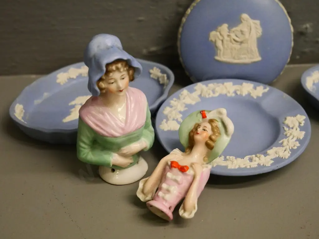 2 vintage porcelain half dolls (taller is H-85) 3 Wedgwood Jasperware dishes and a spare lid from a tirnket box Image 1++