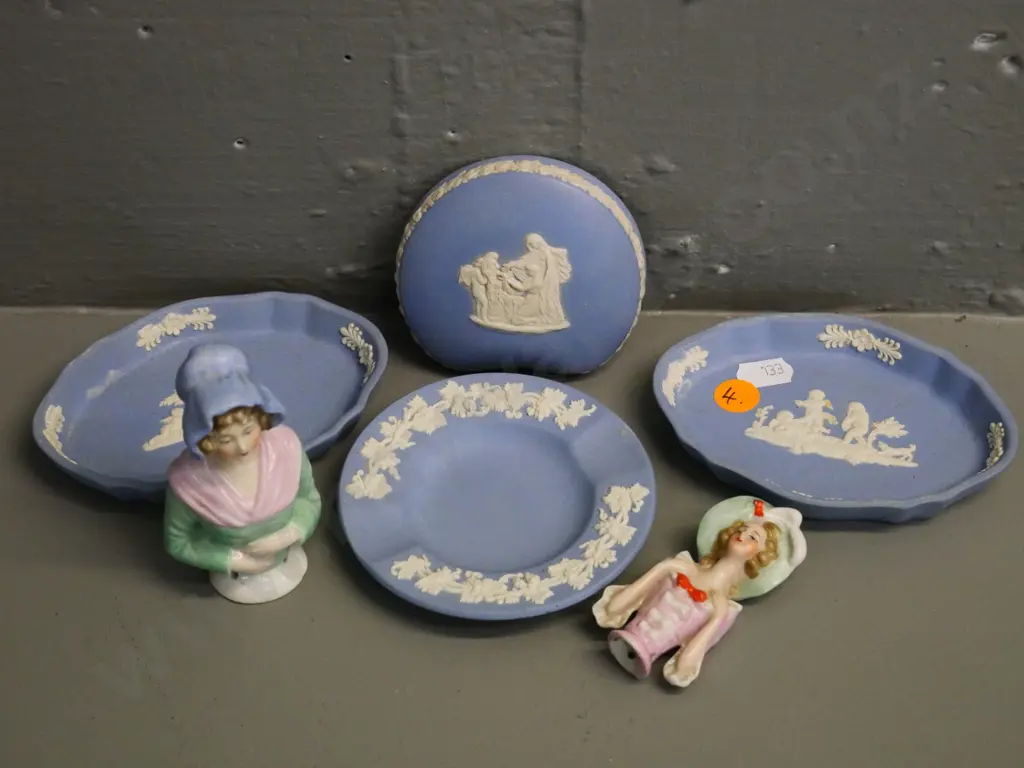 2 vintage porcelain half dolls (taller is H-85) 3 Wedgwood Jasperware dishes and a spare lid from a tirnket box Image 1++