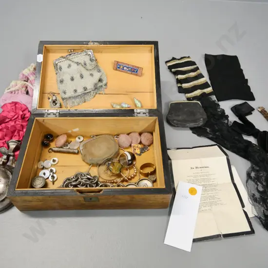 restorer's wooden box with vintage items - death notice, hair bracelet, arm band, shells, jewellery, mesh bag etc.