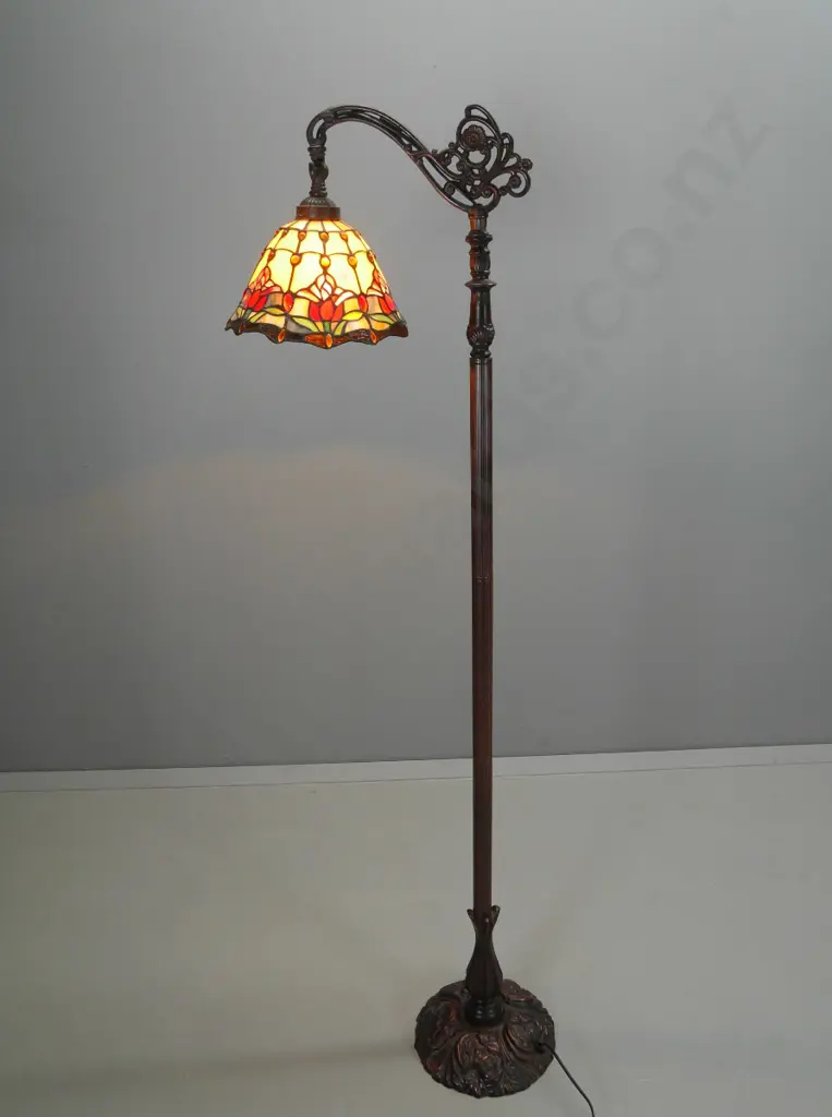 reproduction cast metal Tiffany style standard lamp with leadlight shade H-1570 W-420 Image 1++