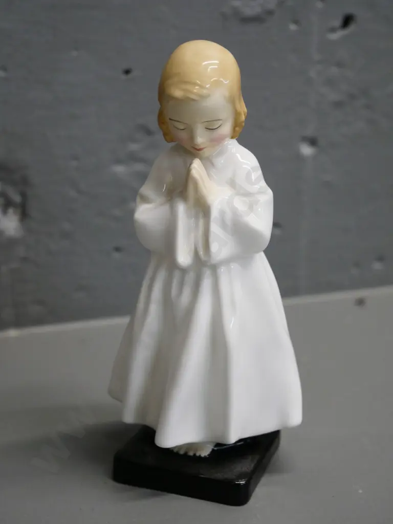 Royal Doulton figurine - "Bedtime" - initialled F.H. 1978, number 842481, H-140 Image 1++