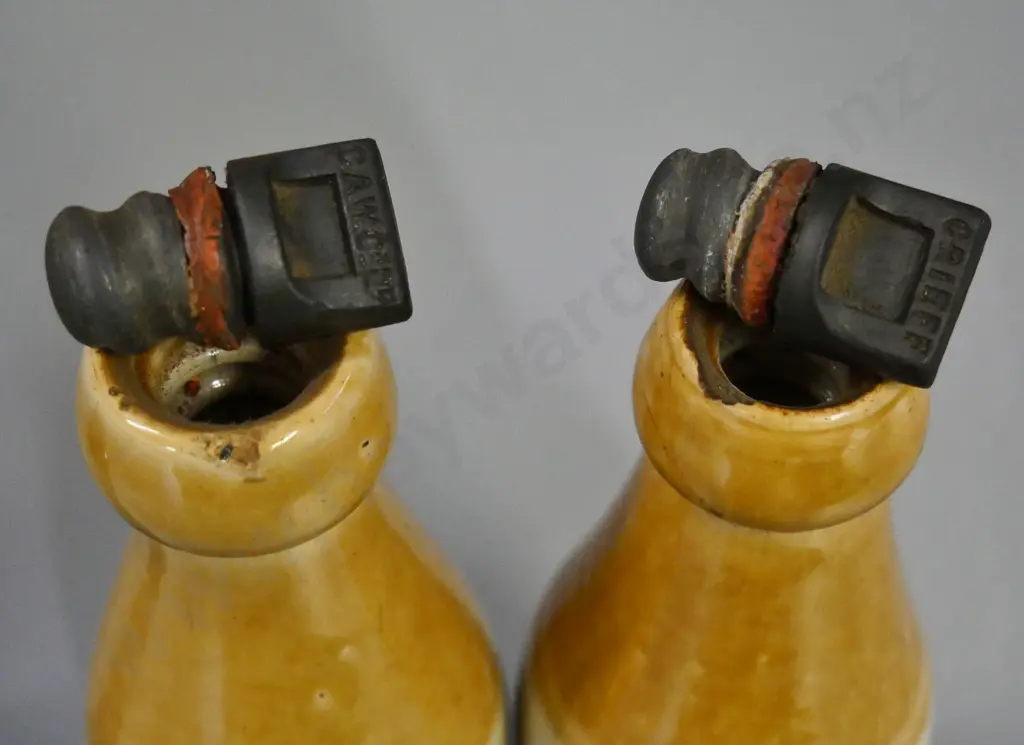 3 vintage stoppered stoneware bottles - 2 Crieff ginger beer H-230 and a Bell Whisky Image 1++