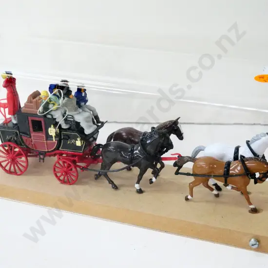 die-cast coach and four horses set in perspex and MDF display case L-250. Not sure of make, coach is marked VR No. 14