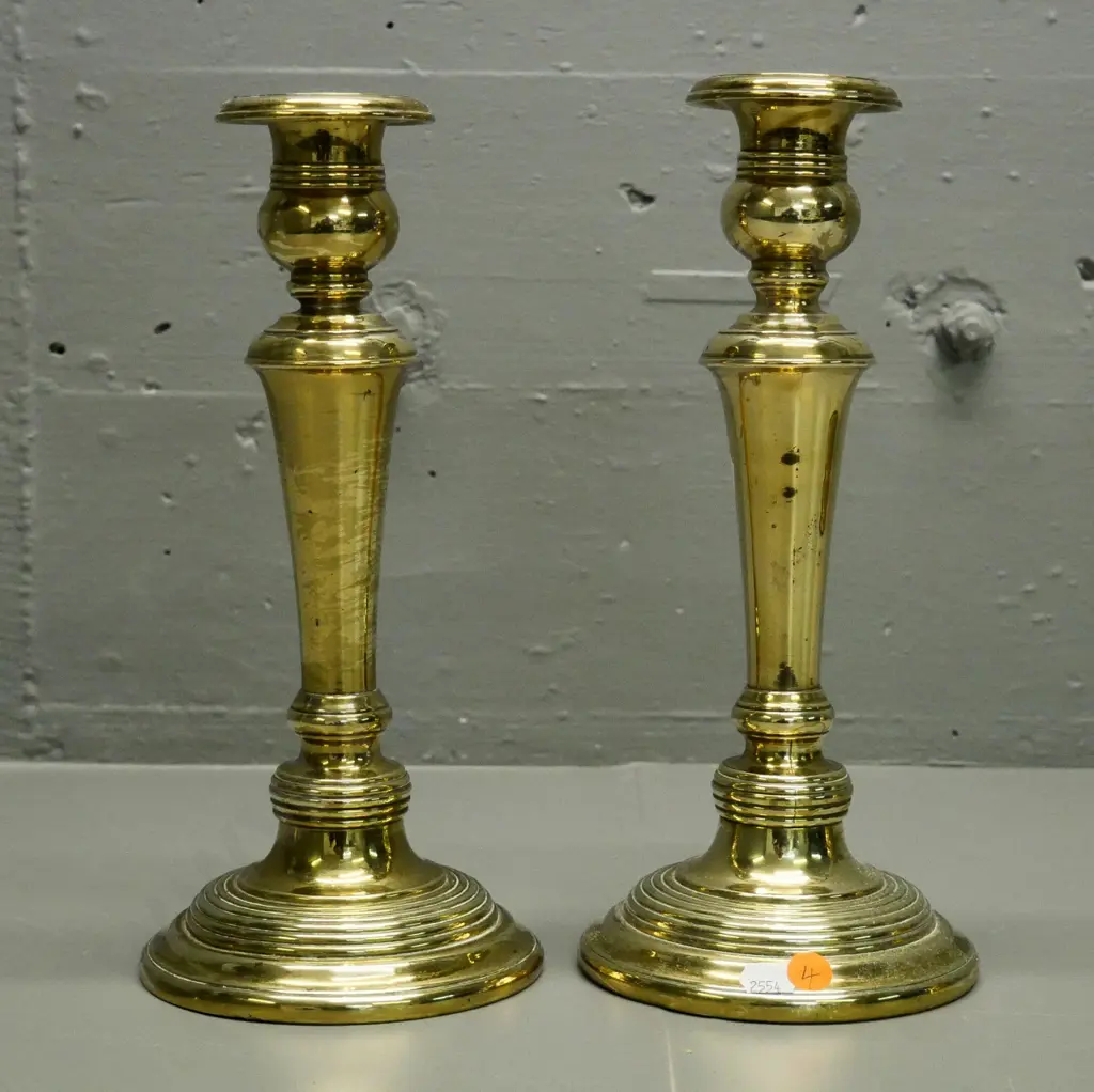 pair of large turned brass candlesticks H-290 Image 1++