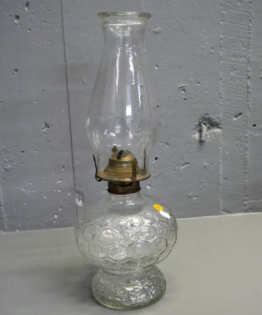 vintage clear depression glass kerosene lamp H-400 including chimney Image 1++