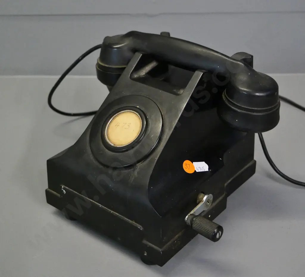 vintage black bakelite crank handle telephone Image 1++