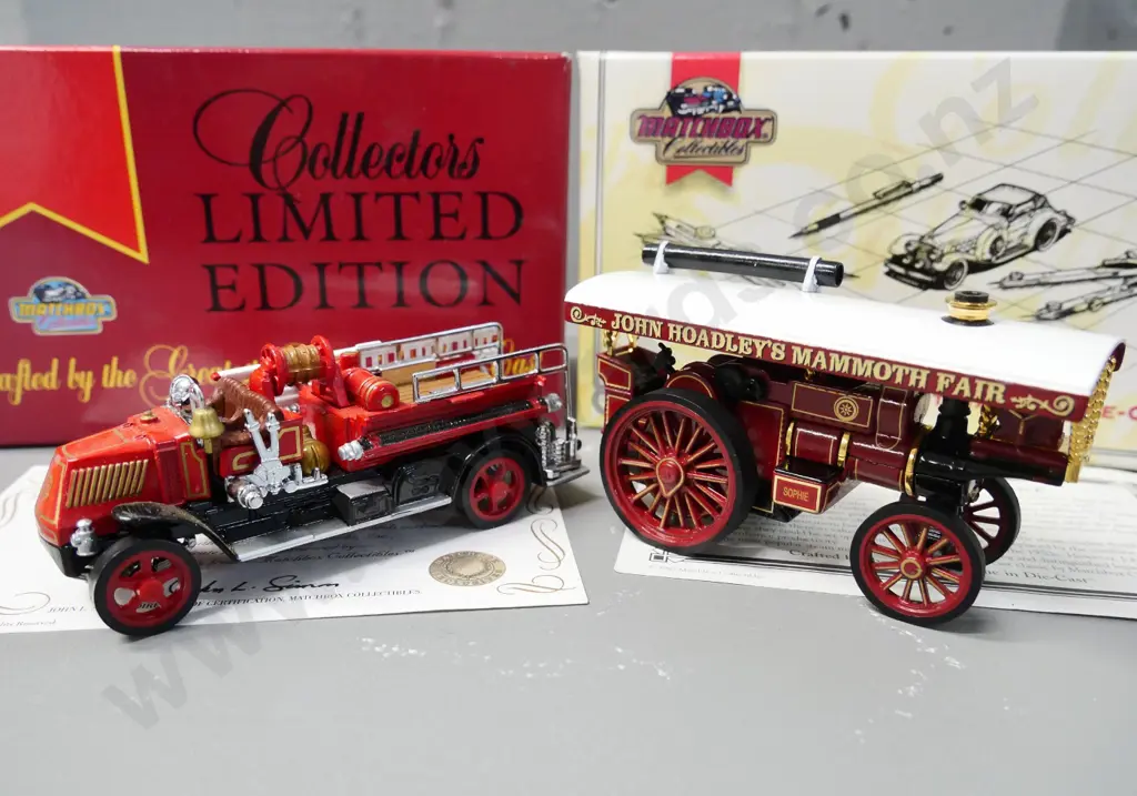2 Matchbox Collectables die-cast vintage vehicles, original packaging w/certificates - Showman's Engine & Mac fire truck Image 1++