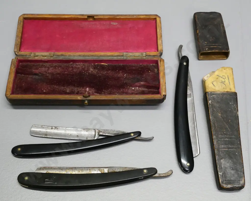 3 straight razors - one with slip-case, 2 in restorer's wooden box, all have corrosion / wear Image 1++