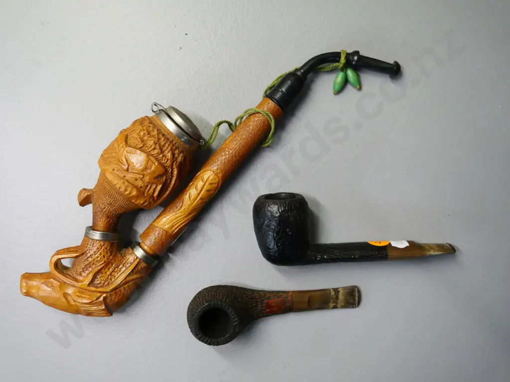 3 smoker's pipes - 2 marked Moro, one carved Bavarian style with stag motif L-290 Image 1++
