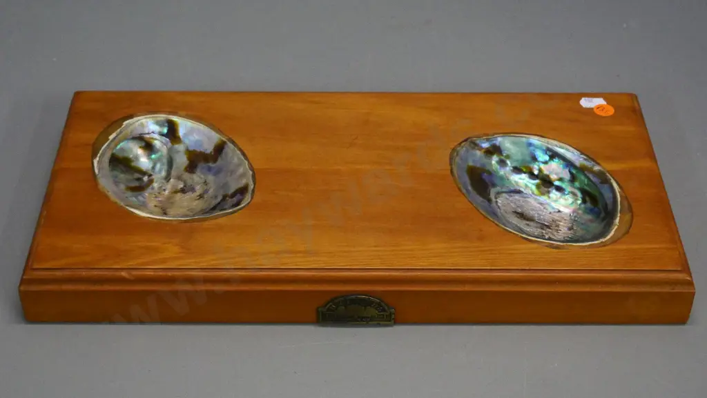 New Zealand made Hylands serving tray made from 2 paua shells in heart rimu block -390 W190 Image 1++