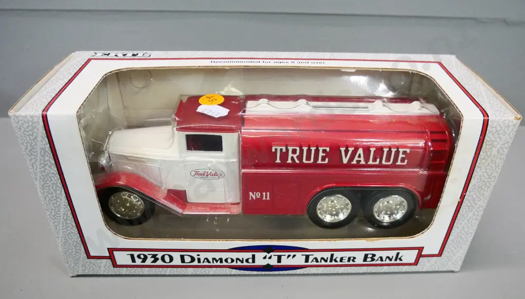 boxed ERTL 1:34 scale die-cast vehicle money box - 1930 Diamond T tanker truck Image 1++