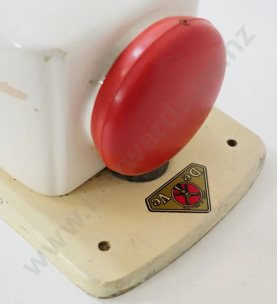 'De Ve' red and cream porcelain wall-mount coffee grinder H-340 W-150 Image 1++