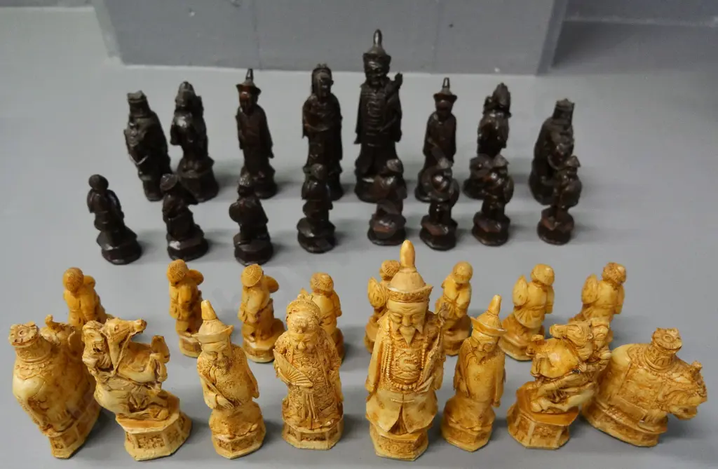set of Chinese themed composite chess pieces - kings are H-140 Image 1++