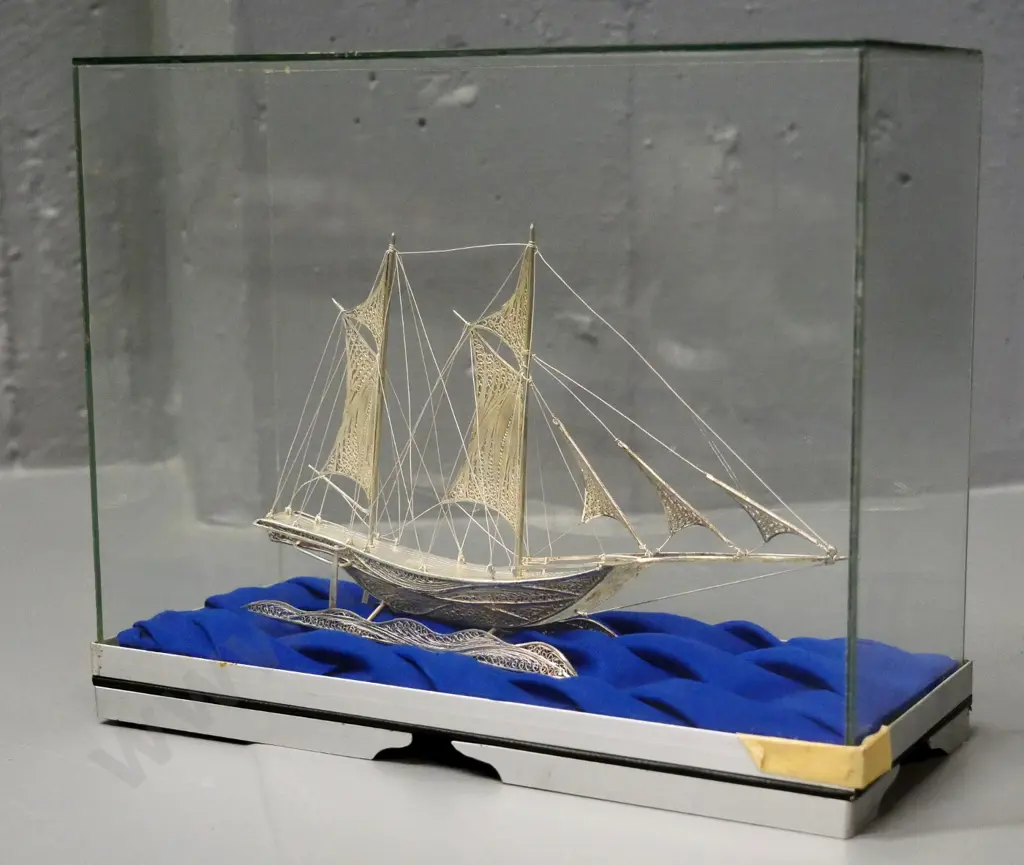 silver filigree sailing ship model in glass, metal and wood display case H-180 W-220 D-90 Image 1++