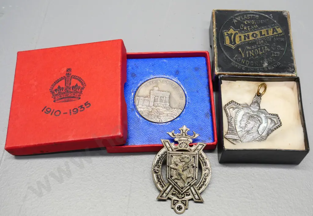 1935 George V silver jubilee coin, 1902 Edward VII coronation pendant, unmarked ornate enamelled metal badge Image 1++