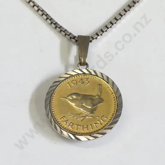 silver pendant 1943 farthing on one side & 1966 half penny on the other side chain Italy 925
