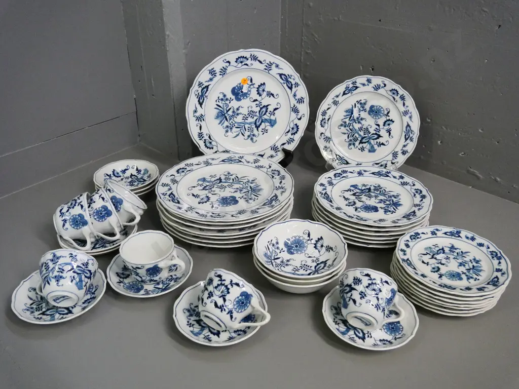 assorted Blue Danube tableware - 8 dinner plates, 7 luncheon, 7 side plates, 6 cups & saucers, etc. Image 1++
